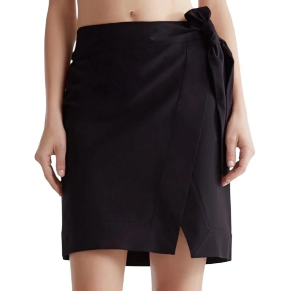 La‎ Perla Black Mini Wrap Skirt NWT Size 6